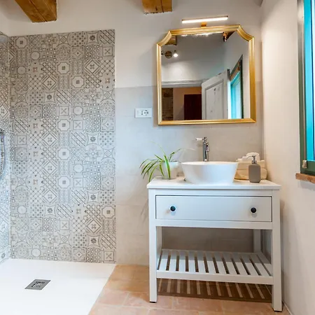 Le Rondini Ostra Senigallia Ancona Couette-café 3*